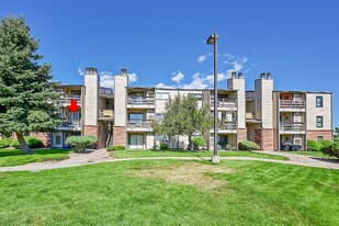 539 Wright St, Unit 201 in Lakewood, CO - Building Photo