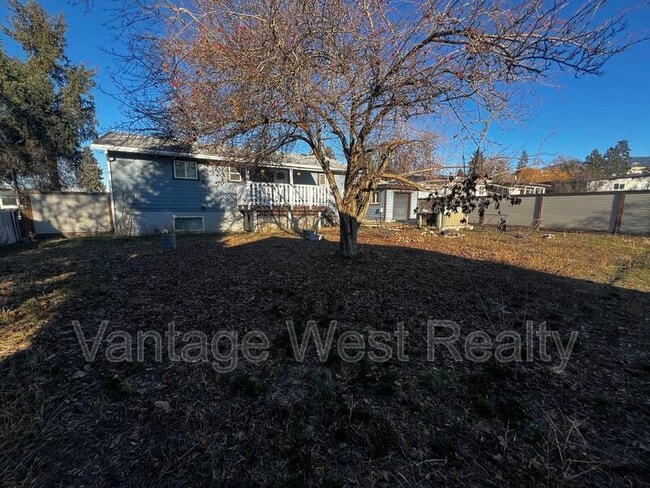 property at 575 Jaschinsky Rd