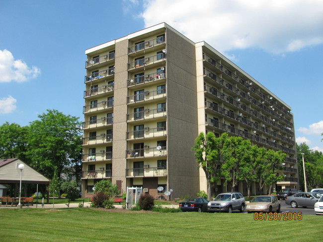 The Towers at Crooked Creek Senior Housing photo'