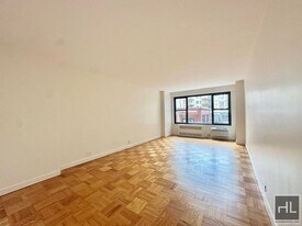 Fourth Avenue, Unit 4N in New York, NY - Building Photo