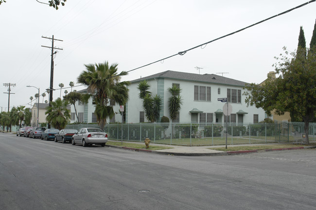 5300 Loma Linda Ave in Los Angeles, CA - Foto de edificio - Building Photo