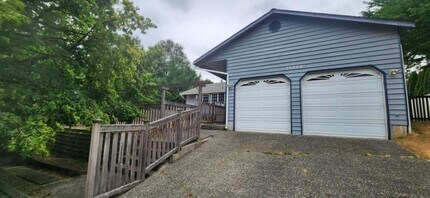 13940 113th Ave NE in Kirkland, WA - Building Photo - Building Photo