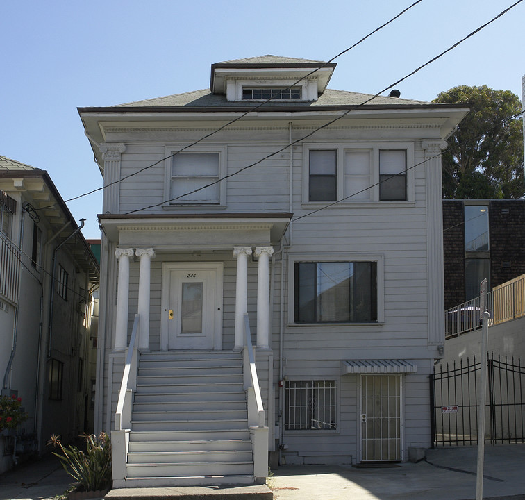 246 Wayne Ave in Oakland, CA - Building Photo