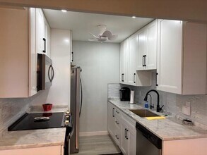 1015 Cornwall A in Boca Raton, FL - Building Photo - Building Photo