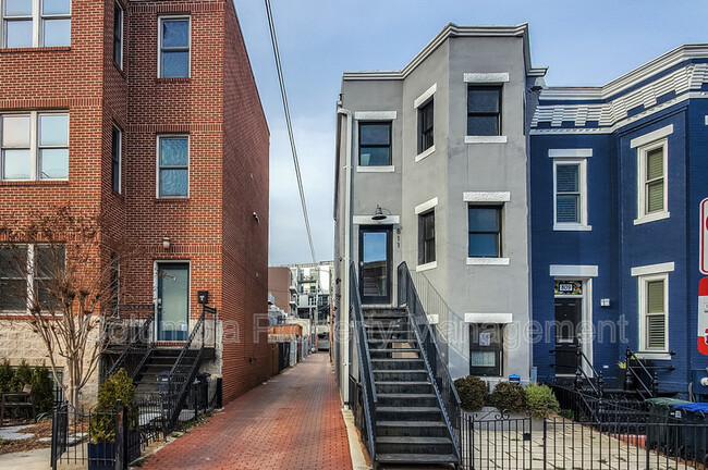 property at 811 T St NW