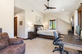 10175 Annies Loop in Truckee, CA - Building Photo - Building Photo