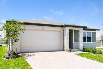 2335 Raven Rdg Dr in Minneola, FL - Foto de edificio - Building Photo