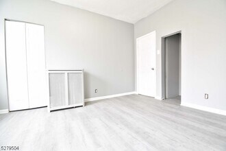705 E 25th St in Paterson, NJ - Building Photo - Building Photo