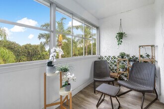 126 Sparrow Dr in Royal Palm Beach, FL - Building Photo - Building Photo