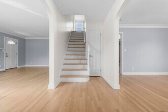 2478 Old Town Rd in Bridgeport, CT - Foto de edificio - Building Photo