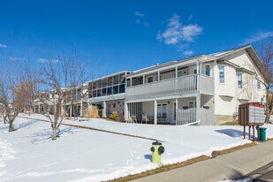 Arbour Cliff in Calgary, AB - Building Photo