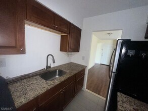 372 S Washington Ave in Bergenfield, NJ - Building Photo - Building Photo
