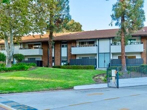 31555 Lindero Canyon Rd, Unit 14 in Westlake Village, CA - Building Photo - Building Photo