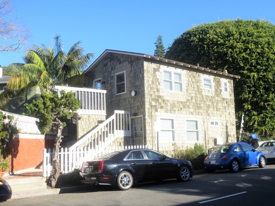 254 Cypress Dr in Laguna Beach, CA - Building Photo