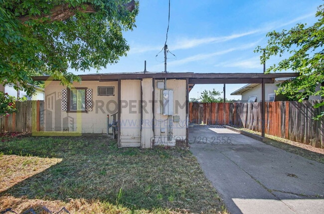 302 Chennault Ct in Sacramento, CA - Building Photo - Building Photo