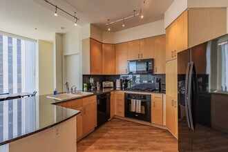 44 W Monroe St in Phoenix, AZ - Building Photo - Building Photo