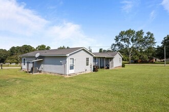 145 S Patterson St in Coats, NC - Building Photo - Building Photo