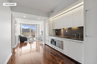 340 E 23rd St in New York, NY - Building Photo - Building Photo