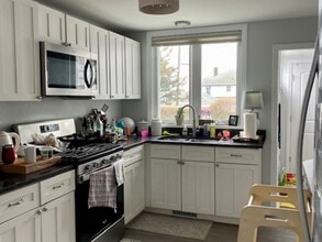 13 Pentecost St in Branford, CT - Building Photo - Building Photo