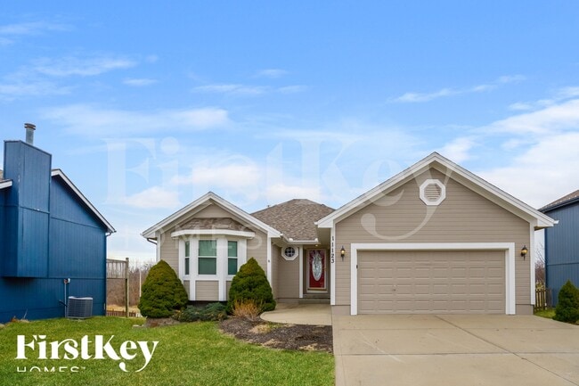 property at 11123 N Lewis Ave