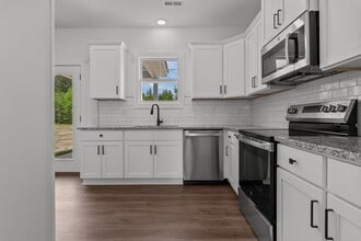 1571 Scull Rd in Raeford, NC - Building Photo - Building Photo