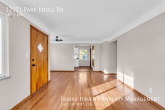 12521 Park Knoll Dr in Garfield Heights, OH - Building Photo - Building Photo