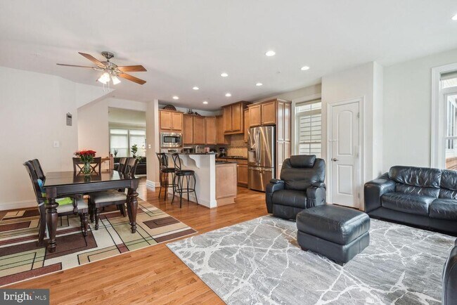 124 Liriope Place in Gaithersburg, MD - Building Photo - Building Photo