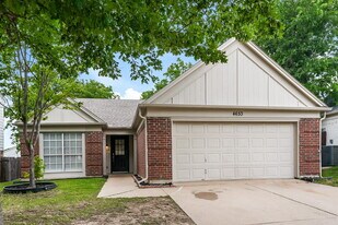 4653 Feathercrest Dr in Fort Worth, TX - Building Photo