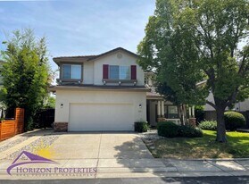 8381 Cantwell Dr in Elk Grove, CA - Building Photo