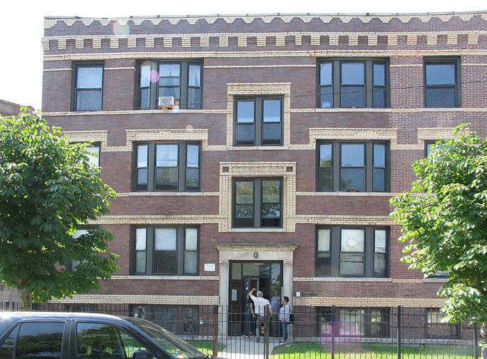 4537 W Congress Pkwy in Chicago, IL - Building Photo