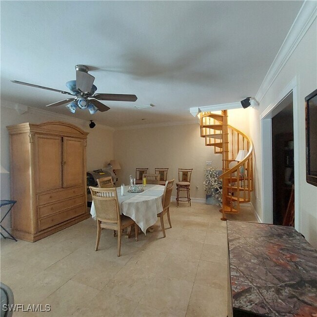 48 E 5th St