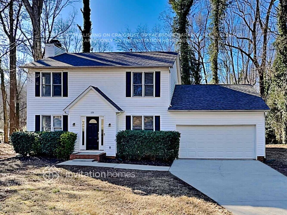 6709 Melody Ln in Charlotte, NC - Foto de edificio