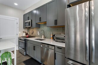 1028 Bladensburg Rd NE in Washington, DC - Foto de edificio - Building Photo