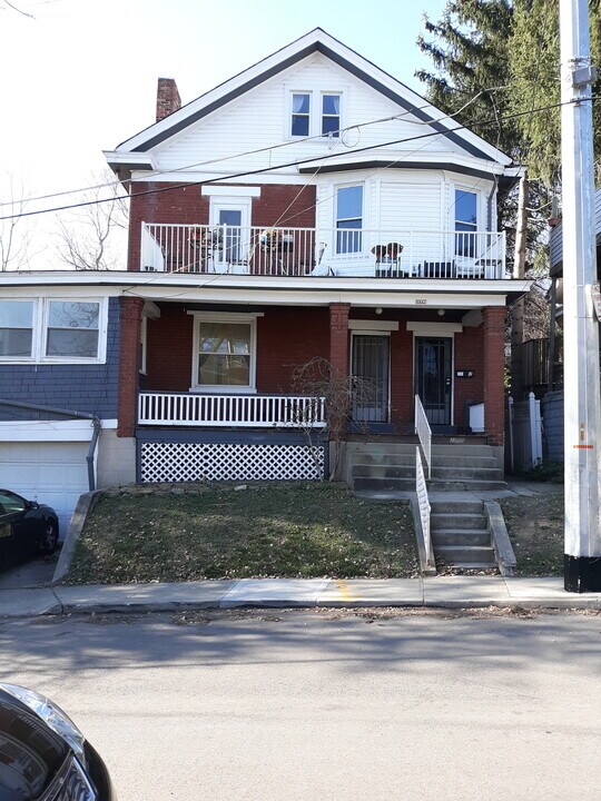 2311 Muriel Ct in Cincinnati, OH - Building Photo