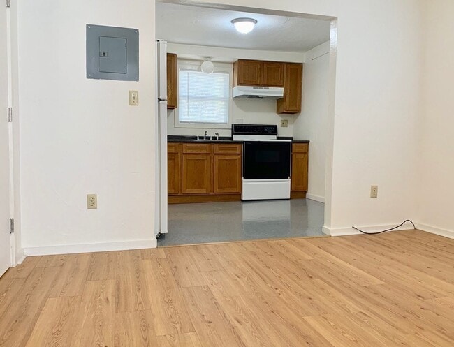 14 Groton St in Ayer, MA - Foto de edificio - Building Photo