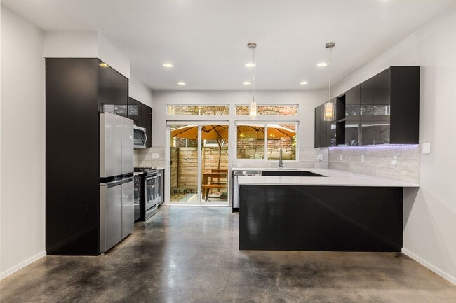 property at 2105 E Alder St