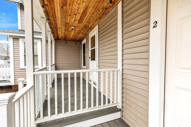 40 Wilford St, Unit 1 in Keene, NH - Foto de edificio - Building Photo