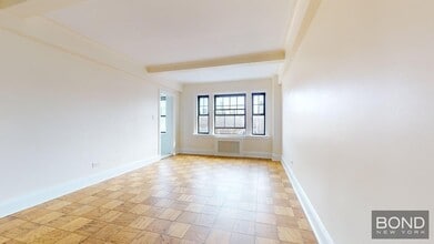 95 Christopher St in New York, NY - Building Photo - Building Photo