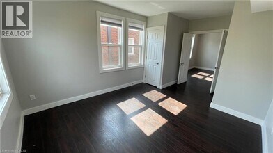 1544 King St E in Hamilton, ON - Building Photo - Building Photo