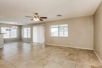 2255 E Parkside Ln in Phoenix, AZ - Building Photo - Building Photo