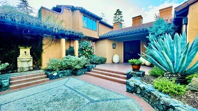 18700 Serramonte Dr in Los Gatos, CA - Building Photo - Building Photo