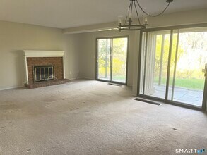 725 Heritage Vlg in Southbury, CT - Building Photo - Building Photo