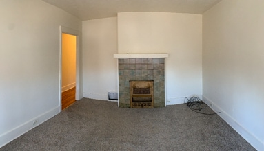 2916 Clermont Ave in Pittsburgh, PA - Building Photo - Building Photo