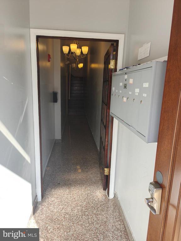 631 N 11th St in Philadelphia, PA - Foto de edificio - Building Photo