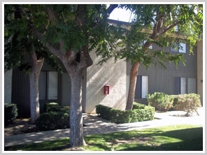 Summerfield Place in Bakersfield, CA - Building Photo