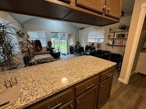 13019 200th St E, Unit B in Graham, WA - Building Photo - Building Photo