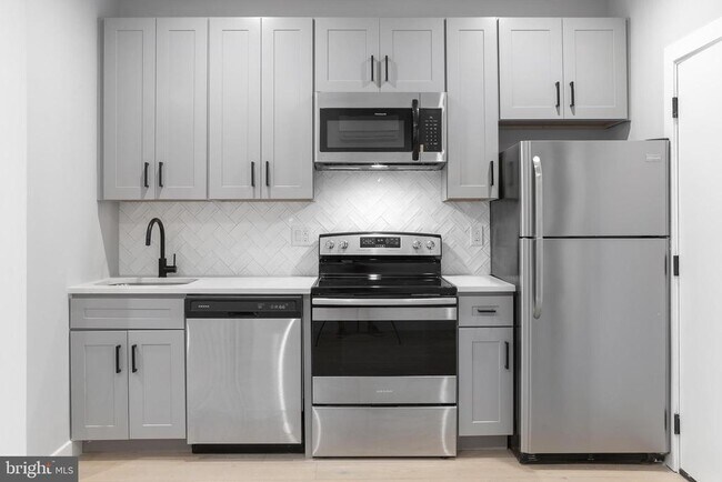 1707 Rittenhouse Square in Philadelphia, PA - Building Photo - Building Photo