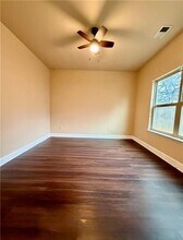 1985 Boatswain Dr in Hampton, GA - Foto de edificio - Building Photo