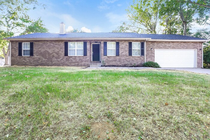 173 Shiloh Dr in La Vergne, TN - Building Photo
