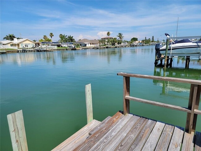 12035 6th St E in Treasure Island, FL - Building Photo - Building Photo